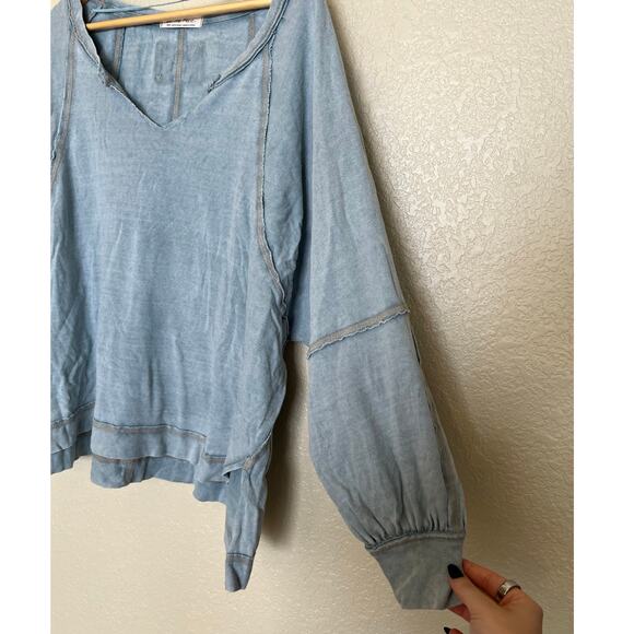 Free People We the Free Blue Oversized Slouchy Fit Tee Small Distressed Casual - Picture 4 of 8
